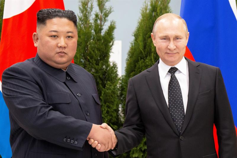 Coreia do Norte envia tropas à Rússia em troca do fornecimento de mísseis antiaéreos coreia-do-norte-envia-tropas-a-russia-em-troca-do-fornecimento-de-misseis-antiaereos