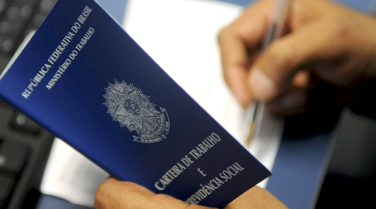 Taxa de desemprego cai para 6,4% no terceiro trimestre, aponta IBGE taxa-de-desemprego-cai-para-6,4%-no-terceiro-trimestre,-aponta-ibge