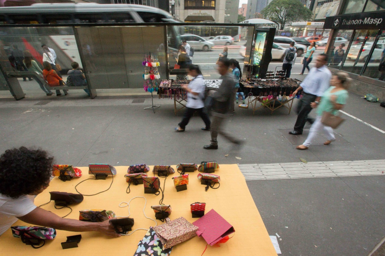 Taxa de informalidade no Brasil atinge 38,8% no terceiro trimestre de 2024 taxa-de-informalidade-no-brasil-atinge-38,8%-no-terceiro-trimestre-de-2024