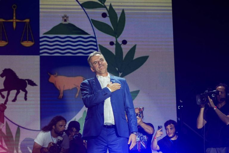 Esquerdista Yamandú Orsi é eleito presidente do Uruguai esquerdista-yamandu-orsi-e-eleito-presidente-do-uruguai
