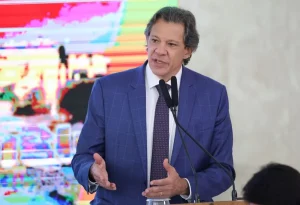 Haddad finalmente anuncia pacote fiscal e promete economia de R$ 70 bilhões em 2 anos haddad-finalmente-anuncia-pacote-fiscal-e-promete-economia-de-r$-70-bilhoes-em-2-anos