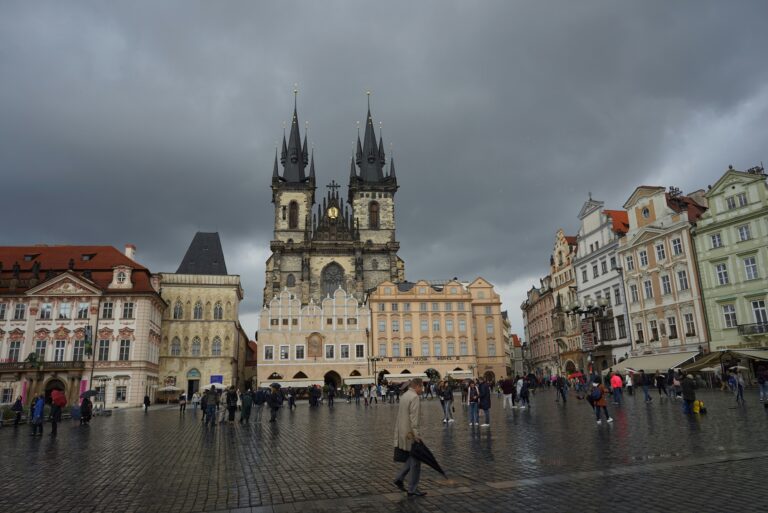 praga-proibe-turismo-em-bares-e-tenta-atrair-visitantes-mais-'cultos'