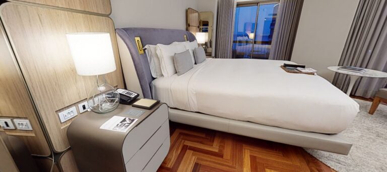 Sapato no cofre e cabide na cortina: os truques de uma comissária de bordo para você não se dar mal em hotéis sapato-no-cofre-e-cabide-na-cortina:-os-truques-de-uma-comissaria-de-bordo-para-voce-nao-se-dar-mal-em-hoteis