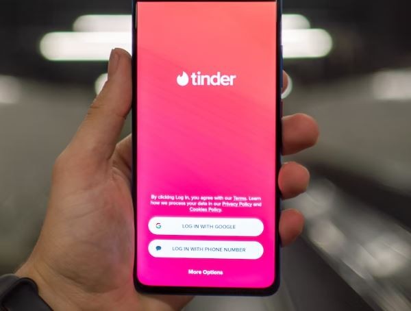 Relacionamento aberto foi a principal tendência amorosa entre os brasileiros no Tinder em 2024 relacionamento-aberto-foi-a-principal-tendencia-amorosa-entre-os-brasileiros-no-tinder-em-2024