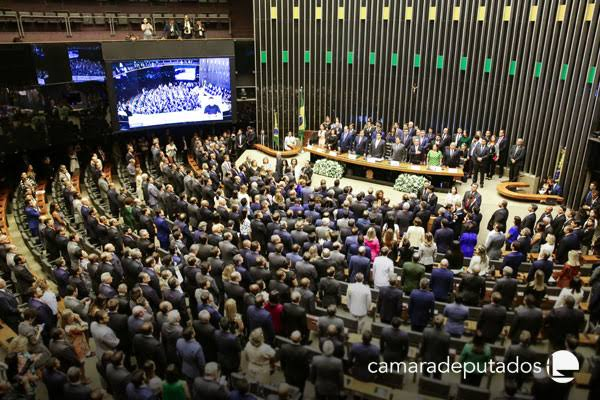Deputados se articulam para aumentar valor de emendas parlamentares deputados-se-articulam-para-aumentar-valor-de-emendas-parlamentares