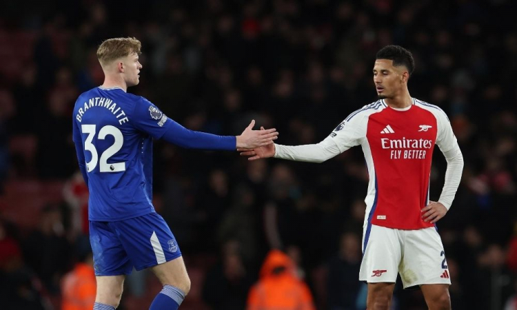 Arsenal fica no empate sem gols com o Everton e perde chance de se aproximar do Liverpool arsenal-fica-no-empate-sem-gols-com-o-everton-e-perde-chance-de-se-aproximar-do-liverpool