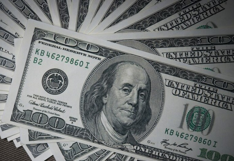 Dólar se mantém acima de R$ 6 mesmo com leilão do Banco Central para tentar conter a sequência recente de altas dolar-se-mantem-acima-de-r$-6-mesmo-com-leilao-do-banco-central-para-tentar-conter-a-sequencia-recente-de-altas