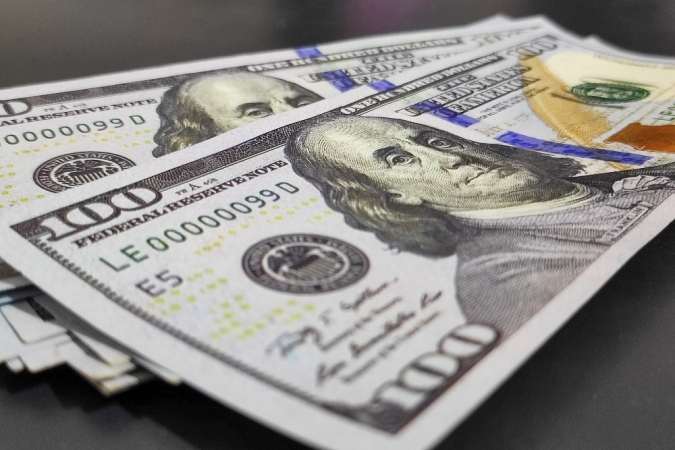 Dólar bate em R$ 6,30, mas cai para R$ 6,12 após aprovação de pacote fiscal e leilões de US$ 8 bilhões pelo BC dolar-bate-em-r$-6,30,-mas-cai-para-r$-6,12-apos-aprovacao-de-pacote-fiscal-e-leiloes-de-us$-8-bilhoes-pelo-bc