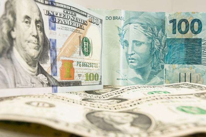 Dólar dispara com votação de pacote fiscal e corte de juros nos EUA, chega a R$ 6,267 e bate novo recorde dolar-dispara-com-votacao-de-pacote-fiscal-e-corte-de-juros-nos-eua,-chega-a-r$-6,267-e-bate-novo-recorde