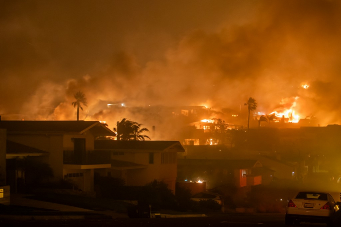 Sobe para 24 número de mortos por incêndios em Los Angeles sobe-para-24-numero-de-mortos-por-incendios-em-los-angeles