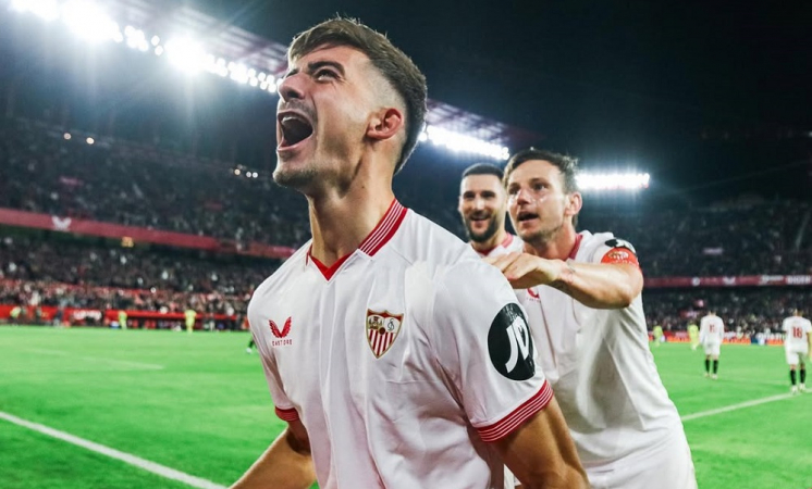 Zagueiro do Sevilla é detido na Espanha por suposto envolvimento em manipulação de jogos zagueiro-do-sevilla-e-detido-na-espanha-por-suposto-envolvimento-em-manipulacao-de-jogos