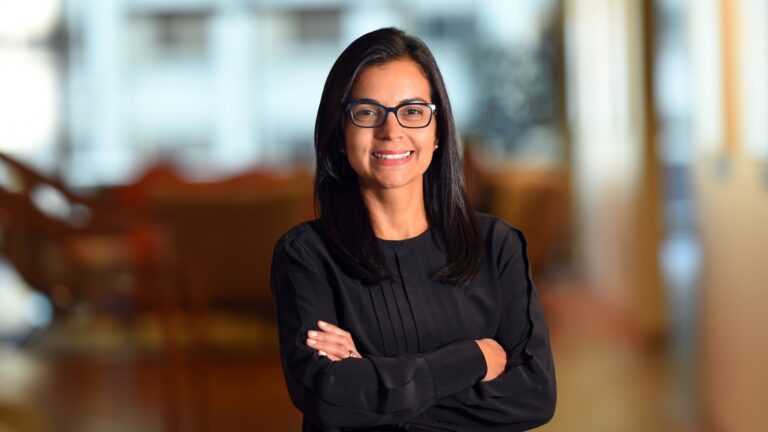 brasileira-diz-que-deixara-comando-do-bumble,-aplicativo-rival-do-tinder