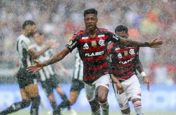 Flamengo vence o Botafogo e fatura o tricampeonato da Supercopa do Brasil flamengo-vence-o-botafogo-e-fatura-o-tricampeonato-da-supercopa-do-brasil