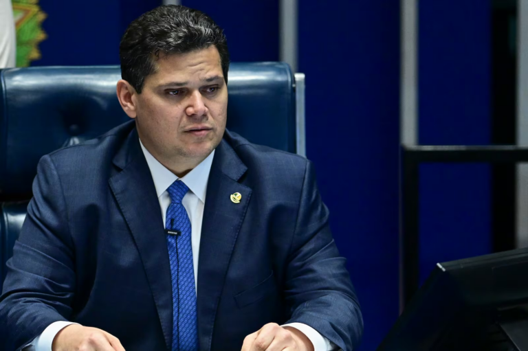 Presidente do Senado diz que ‘cada Poder’ precisa respeitar seus ‘limites’ presidente-do-senado-diz-que-‘cada-poder’-precisa-respeitar-seus-‘limites’