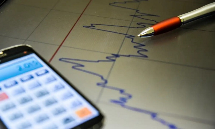 Mercado financeiro eleva expectativa de inflação e projeta dólar a R$ 6 para 2025 mercado-financeiro-eleva-expectativa-de-inflacao-e-projeta-dolar-a-r$-6-para-2025