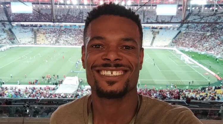 Dono de canal sobre o Botafogo é baleado por PM da reserva após sair do trabalho dono-de-canal-sobre-o-botafogo-e-baleado-por-pm-da-reserva-apos-sair-do-trabalho