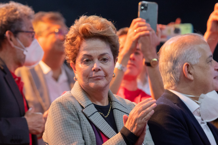 Dilma Rousseff passa mal e é internada na China dilma-rousseff-passa-mal-e-e-internada-na-china