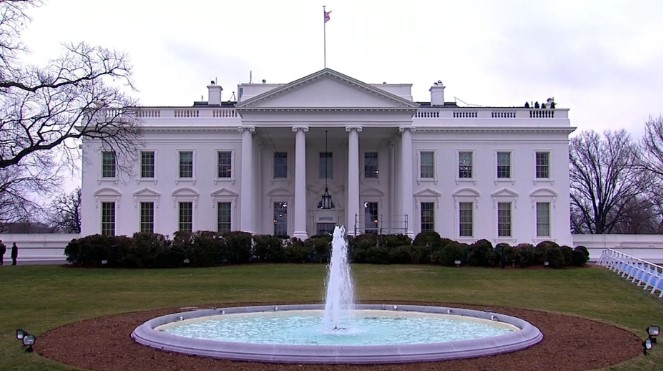 Serviço Secreto dos EUA atira em homem que portava arma de fogo perto da Casa Branca servico-secreto-dos-eua-atira-em-homem-que-portava-arma-de-fogo-perto-da-casa-branca