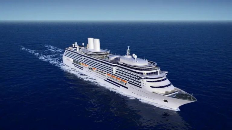 Os brasileiros que ganham de R$ 4 mil a R$ 46 mil para trabalhar em cruzeiros 'sem folga e férias': 'Comprei apartamento e conheço 72 países' os-brasileiros-que-ganham-de-r$-4-mil-a-r$-46-mil-para-trabalhar-em-cruzeiros-'sem-folga-e-ferias':-'comprei-apartamento-e-conheco-72-paises'