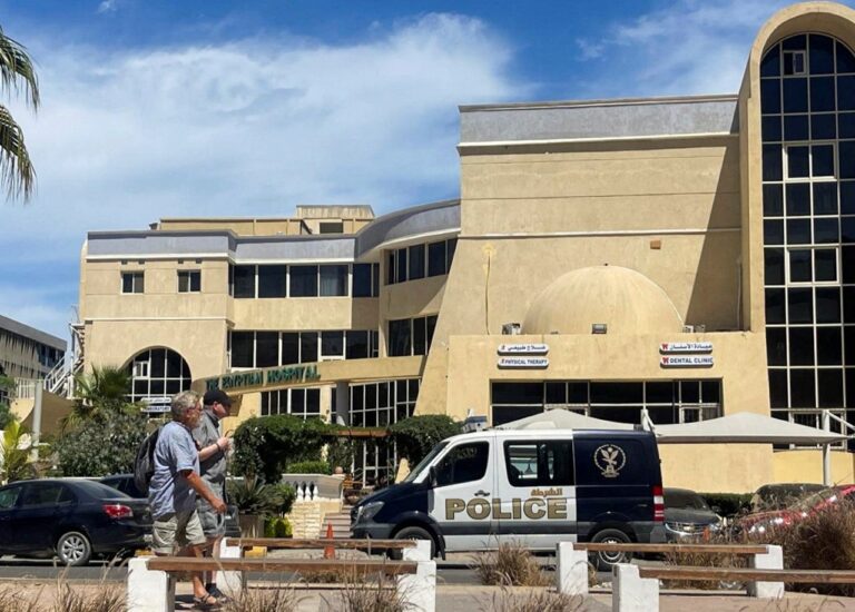 Submarino com turistas russos naufraga no Egito; seis morrem submarino-com-turistas-russos-naufraga-no-egito;-seis-morrem