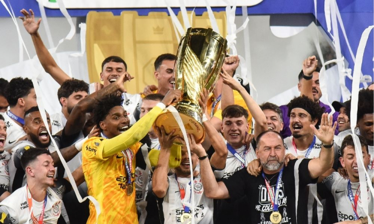 ‘Sempre quis dar certo com essa camisa’, diz Hugo, após ser herói do título do Corinthians ‘sempre-quis-dar-certo-com-essa-camisa’,-diz-hugo,-apos-ser-heroi-do-titulo-do-corinthians