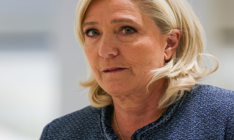 Extrema direita francesa convoca manifestação em apoio à Marine Le Pen extrema-direita-francesa-convoca-manifestacao-em-apoio-a-marine-le-pen