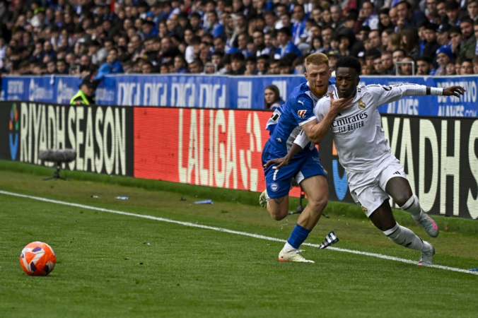 Real Madrid vence Alavés e continua na cola do Barcelona no Espanhol real-madrid-vence-alaves-e-continua-na-cola-do-barcelona-no-espanhol