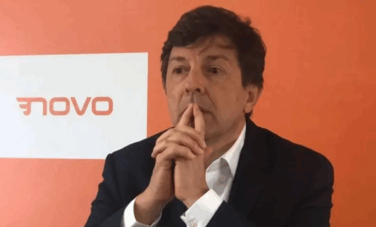 depois-de-apoiar-lula-em-2022,-joao-amoedo-chama-governo-petista-de-‘mediocre’