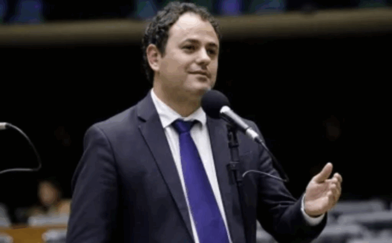 deputado-glauber-braga-apresenta-recurso-contra-cassacao-de-mandato-a-ccj