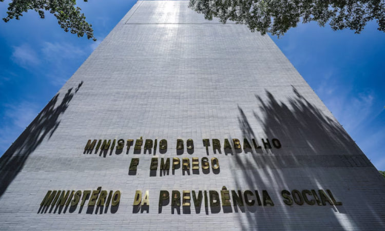 Ministério do Trabalho multiplica verba e fecha contratos com ONGs ligadas a sindicatos ministerio-do-trabalho-multiplica-verba-e-fecha-contratos-com-ongs-ligadas-a-sindicatos