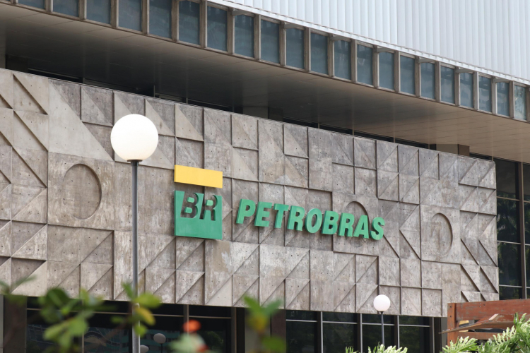 Petrobras anuncia distribuição de R$ 11,72 bilhões em dividendos petrobras-anuncia-distribuicao-de-r$-11,72-bilhoes-em-dividendos