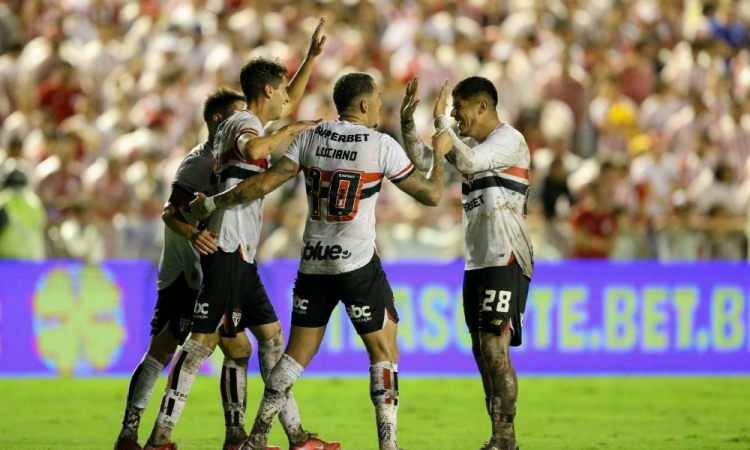 Em jogo com expulsões no primeiro tempo, São Paulo vence Náutico e avança às oitavas da Copa do Brasil em-jogo-com-expulsoes-no-primeiro-tempo,-sao-paulo-vence-nautico-e-avanca-as-oitavas-da-copa-do-brasil