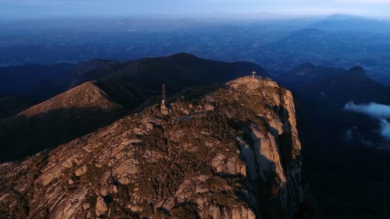 es-e-mg-criam-travessia-para-colocar-o-caparao-no-cenario-internacional-do-turismo-de-aventura
