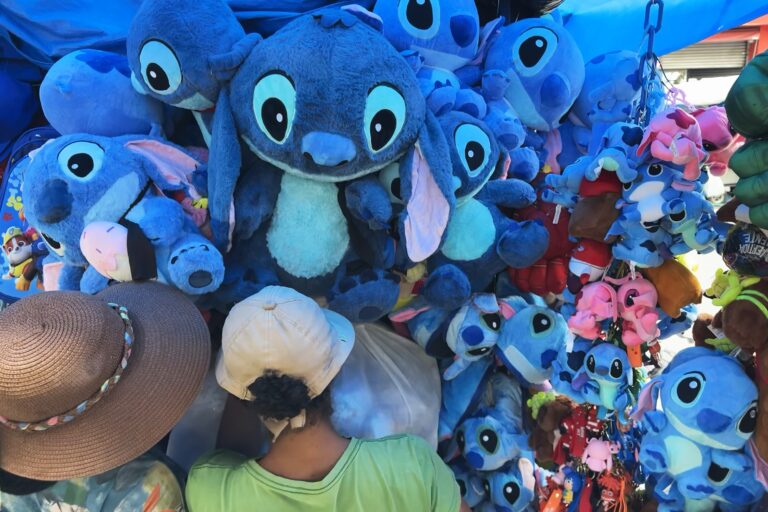 É #FAKE imagem que imita o g1 e cita loja de produtos da Disney que viralizou na internet e-#fake-imagem-que-imita-o-g1-e-cita-loja-de-produtos-da-disney-que-viralizou-na-internet