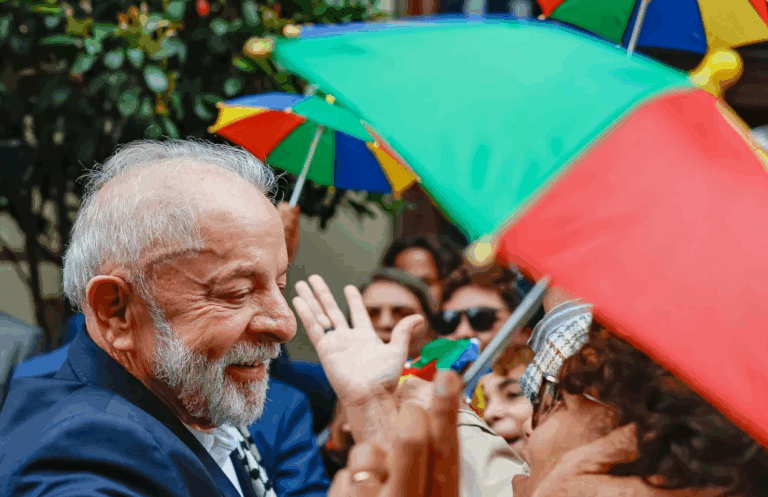 Quaest: 66% acham que Lula não deveria se candidatar à reeleição quaest:-66%-acham-que-lula-nao-deveria-se-candidatar-a-reeleicao