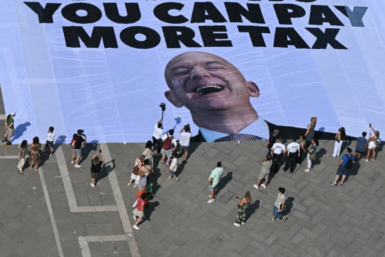 bezos-muda-festa-de-casamento-para-local-isolado-em-veneza-por-temor-de-protestos,-diz-agencia