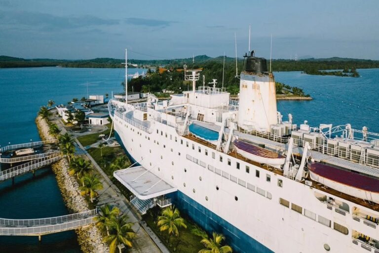 como-e-o-hotel-de-us$-18-milhoes-construido-em-navio-de-passageiros-mais-antigo-do-mundo