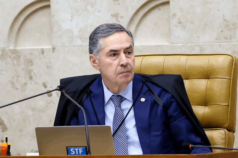 Barroso diz que no período em que presidiu o STF só se arrepende de fala sobre “derrotar bolsonarismo” barroso-diz-que-no-periodo-em-que-presidiu-o-stf-so-se-arrepende-de-fala-sobre-“derrotar-bolsonarismo”