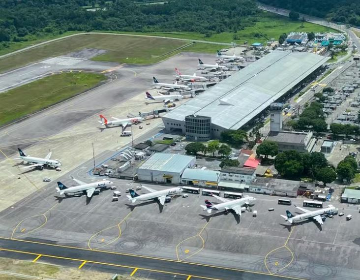 Passageiro a bordo de avião da Azul afirma ter bomba e voo em Belém é cancelado passageiro-a-bordo-de-aviao-da-azul-afirma-ter-bomba-e-voo-em-belem-e-cancelado