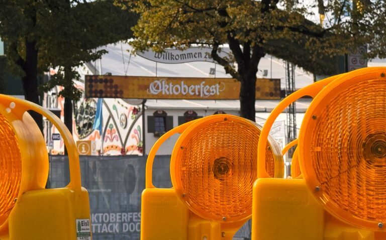 Oktoberfest de Munique será reaberta após ameaça de bomba; polícia investiga explosão e morte oktoberfest-de-munique-sera-reaberta-apos-ameaca-de-bomba;-policia-investiga-explosao-e-morte