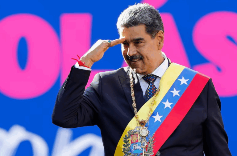 Maduro transforma venezuelanos em espiões: novo app manda população vigiar vizinhos 24h por dia maduro-transforma-venezuelanos-em-espioes:-novo-app-manda-populacao-vigiar-vizinhos-24h-por-dia
