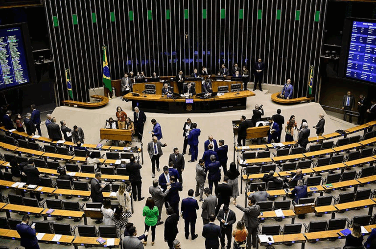 nenhum-senador-do-pt-assinou-cpi-que-investigara-faccoes-como-pcc-e-comando-vermelho