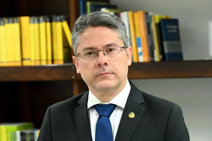 Alcolumbre anuncia Alessandro Vieira como relator do projeto Antifacção no Senado alcolumbre-anuncia-alessandro-vieira-como-relator-do-projeto-antifaccao-no-senado