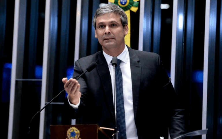 lider-do-pt-diz-que-apoiar-tarcisio-e-o-‘beijo-da-morte’-de-bolsonaro