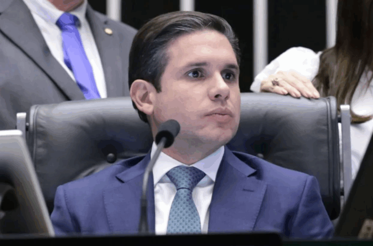 Após derrota no PL Antifacção, base de Lula admite ruptura com Hugo Motta apos-derrota-no-pl-antifaccao,-base-de-lula-admite-ruptura-com-hugo-motta