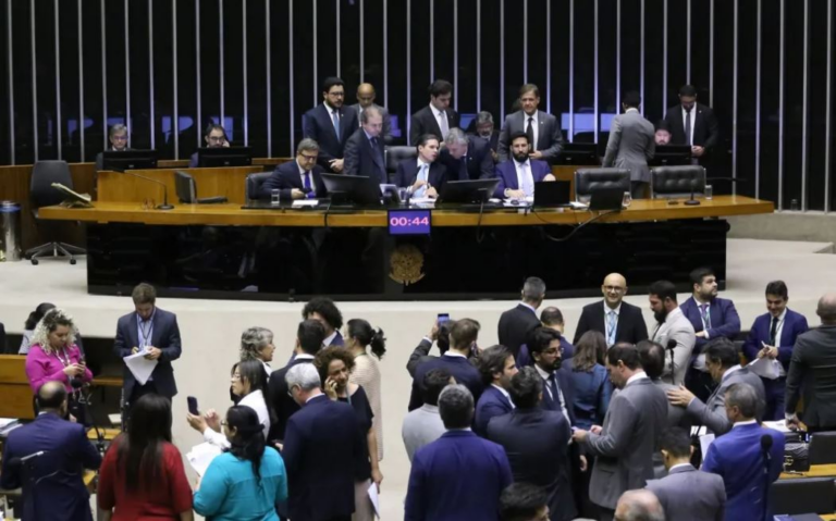 ano-eleitoral-acirra-disputa-por-comissoes-estrategicas-na-camara