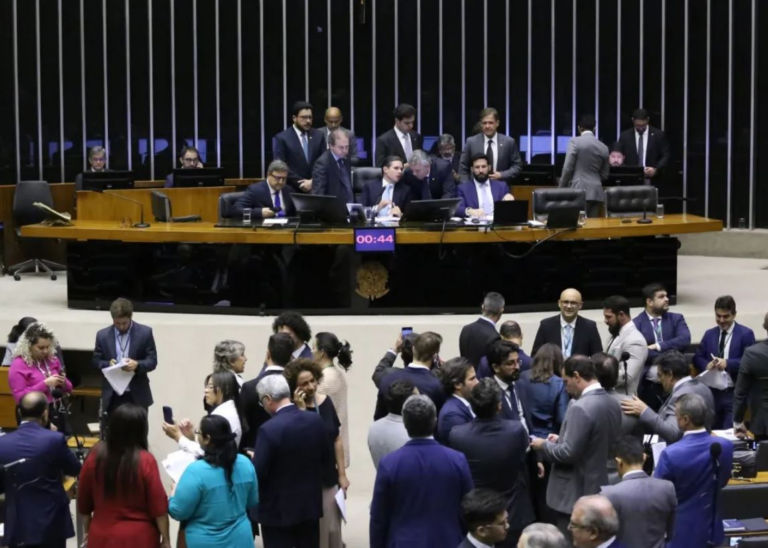 Câmara aprova corte de incentivos, taxação maior para bets e fintechs camara-aprova-corte-de-incentivos,-taxacao-maior-para-bets-e-fintechs