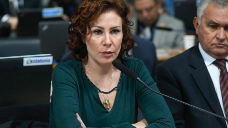 Câmara desafia decisão do STF e rejeita cassação de Carla Zambelli camara-desafia-decisao-do-stf-e-rejeita-cassacao-de-carla-zambelli