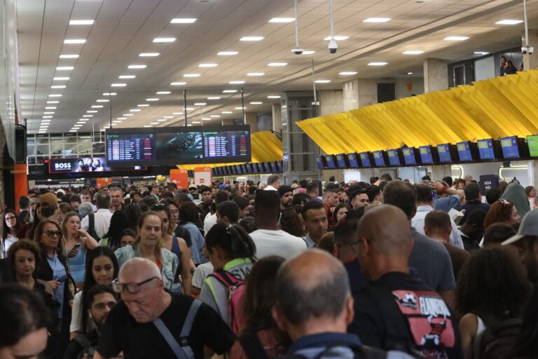 Voos cancelados ou atrasados após ventania: saiba quais são os direitos dos passageiros voos-cancelados-ou-atrasados-apos-ventania:-saiba-quais-sao-os-direitos-dos-passageiros