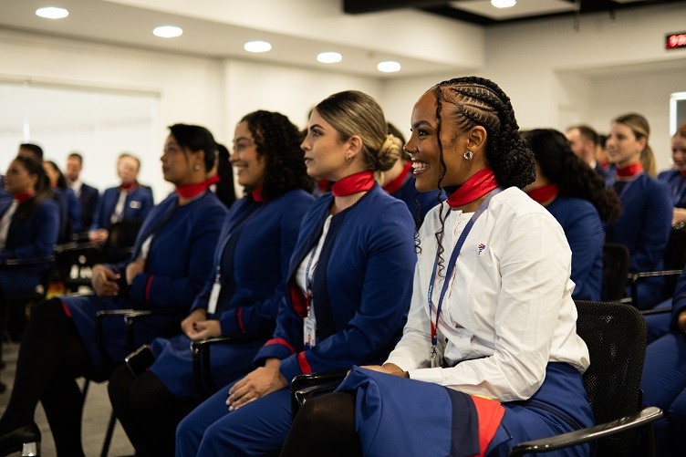 Comissário de bordo: veja salário inicial e como funciona carreira no Brasil comissario-de-bordo:-veja-salario-inicial-e-como-funciona-carreira-no-brasil